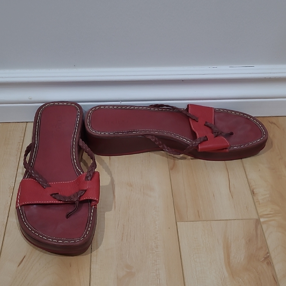 Clarks Women's Size 9.5 Red Sandals